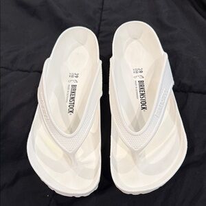 Birkenstock Women's Classic White Sandals Unisex women’s US 8 men’s US 6 EU 39
